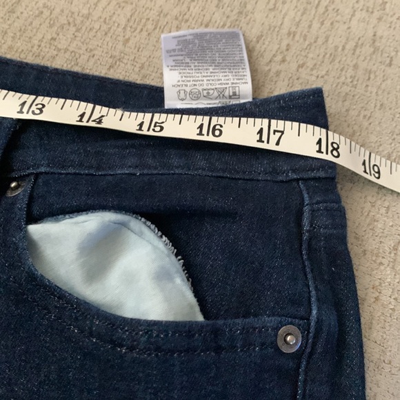 ☀️Levi jean shorts size 32☀️ - Picture 10 of 10